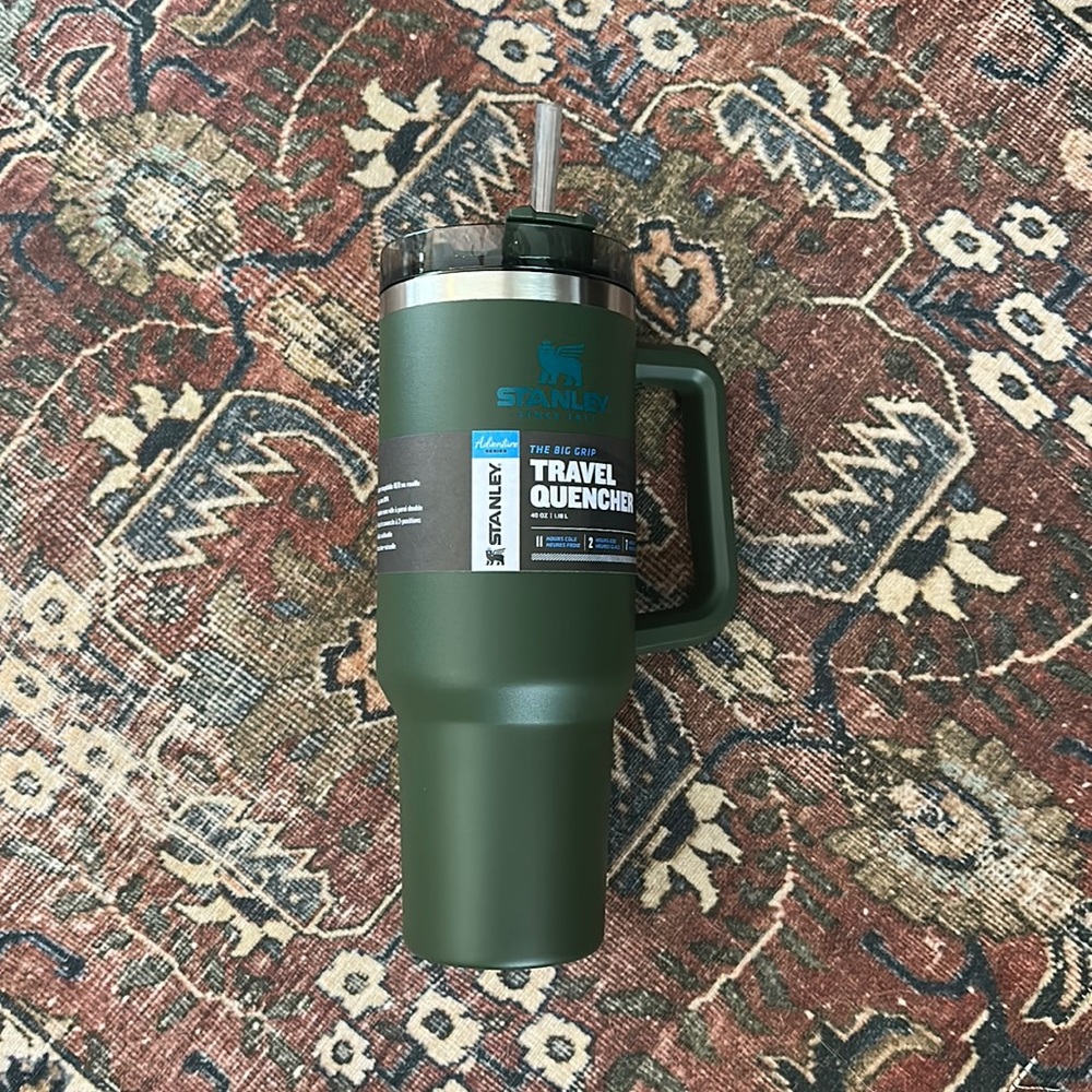 NWT Stanley 40 oz Quencher - Spirulina